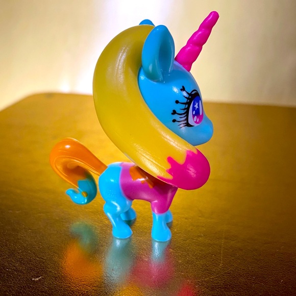 CUTE UNIQUE UNI-VERSE SURPRISE UNICORN SERIES 1 COLLECTIBLE GLAMMIN CAMERYN - Picture 6 of 8